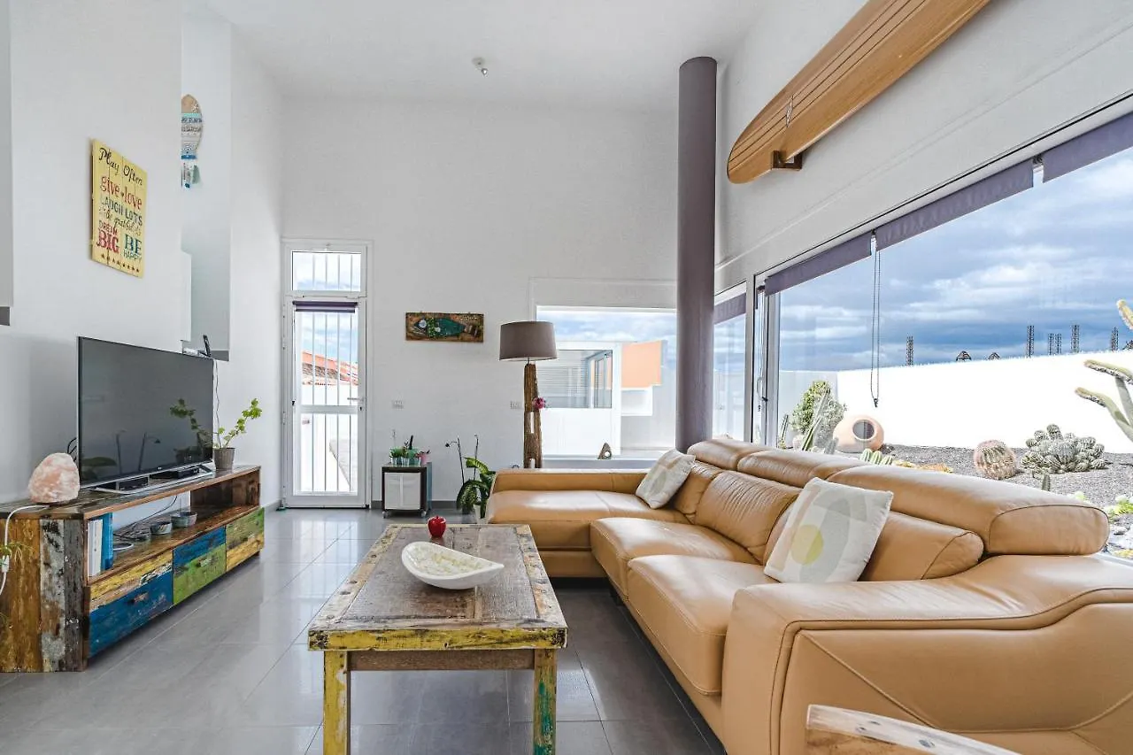 Modern 3Bdr Villa With Heated Pool El Medano  0*, El Medano (Tenerife)
