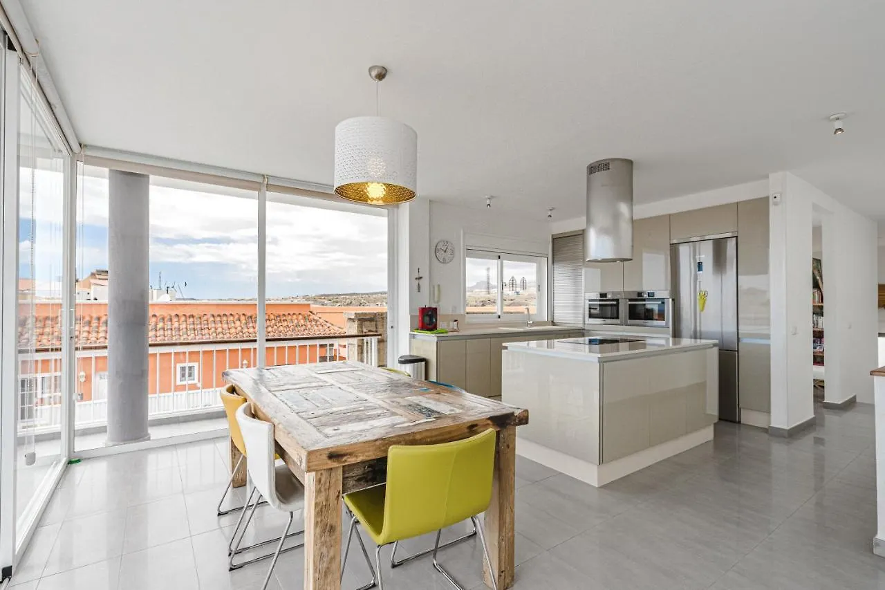 Modern 3Bdr Villa With Heated Pool El Medano   El Medano (Tenerife)