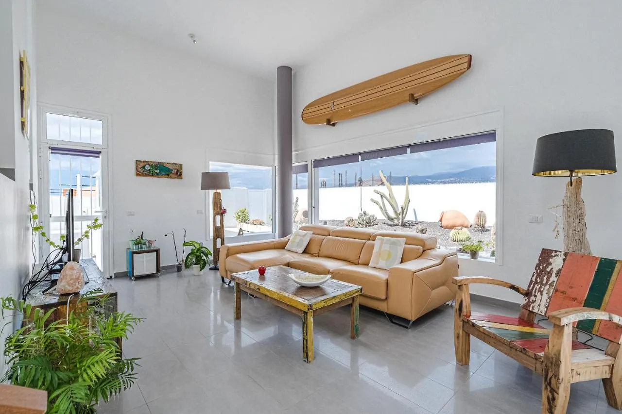 Modern 3Bdr Villa With Heated Pool El Medano  0*, El Medano (Tenerife)